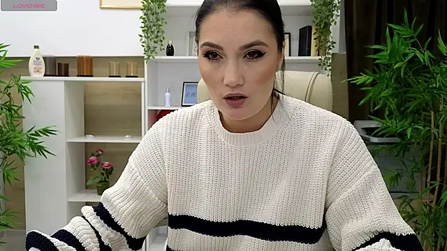 Snapshot of SelineSole chatting on 01/10/25, 04:51 SelineSole online show from 01/10/25, 04:51