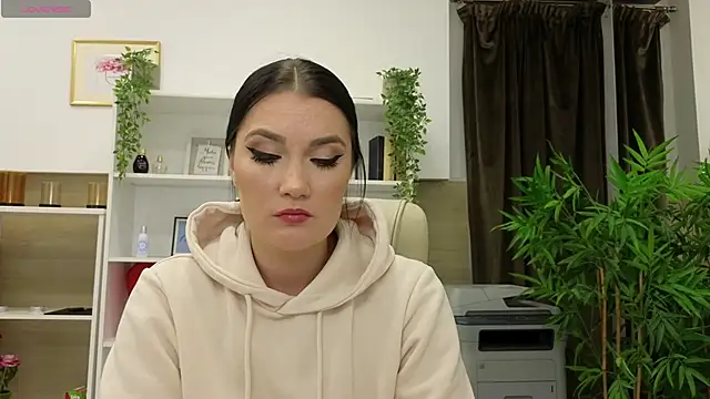 Snapshot of SelineSole chatting on 02/04/25, 05:12 SelineSole online show from 02/04/25, 05:12