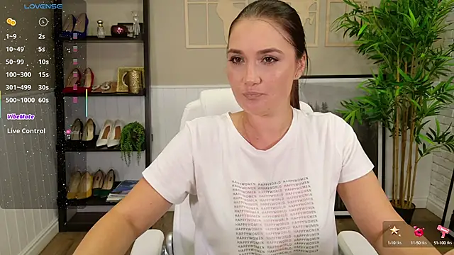 Snapshot of SelineSole chatting on 09/16/25, 03:46 SelineSole online show from 09/16/25, 03:46