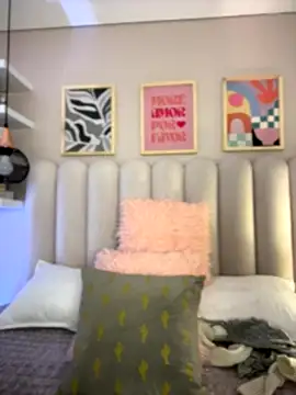 cute  cherry  online show from 11/24/25, 08:30