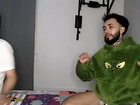 Snapshot of transgenderboy chatting on 03/16/25, 06:53 transgenderboy online show from 03/16/25, 06:53