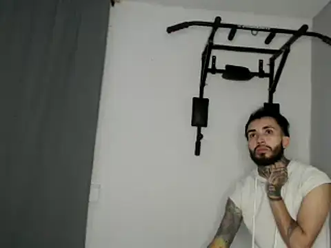 Snapshot of transgenderboy chatting on 03/17/25, 12:30 transgenderboy online show from 03/17/25, 12:30