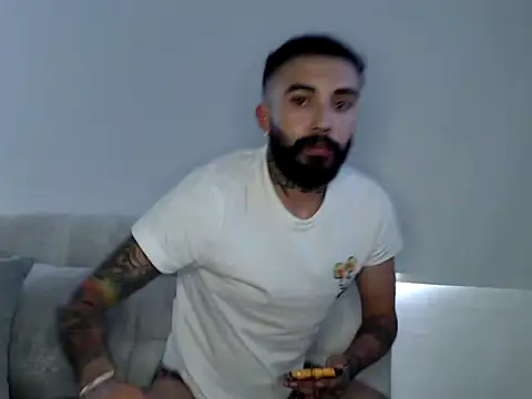 Snapshot of transgenderboy chatting on 01/15/26, 04:22 transgenderboy online show from 01/15/26, 04:22