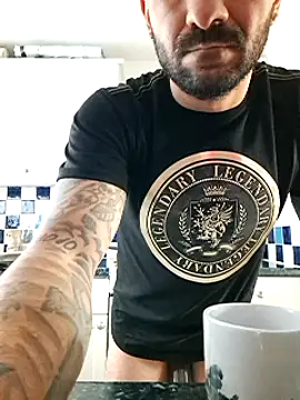 Snapshot of crisconst chatting on 12/04/24, 09:07 crisconst online show from 12/04/24, 09:07