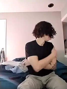 Snapshot of LiverandBrat77 chatting on 12/28/24, 12:47 LiverandBrat77 online show from 12/28/24, 12:47