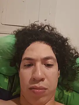 Snapshot of LiverandBrat77 chatting on 09/25/25, 12:25 LiverandBrat77 online show from 09/25/25, 12:25