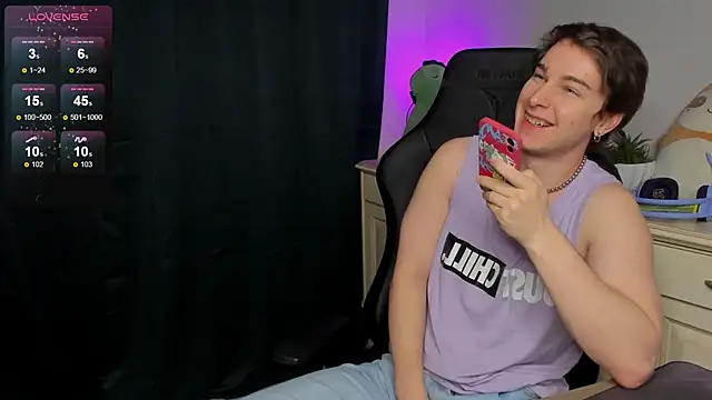 Snapshot of Vincent_Strong chatting on 11/10/25, 08:13 Vincent Strong online show from 11/10/25, 08:13