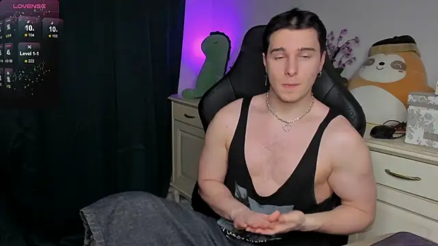 Vincent Strong online show from 12/21/25, 01:40