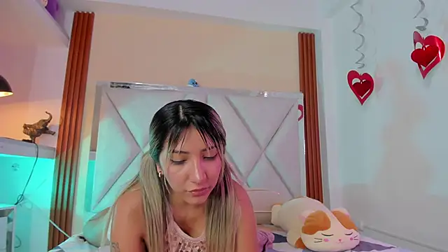 Snapshot of Happy_tits chatting on 02/07/25, 09:58 Happy tits online show from 02/07/25, 09:58