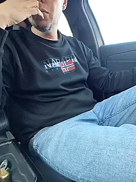 Snapshot of pigboybi chatting on 01/06/25, 01:19 pigboybi online show from 01/06/25, 01:19