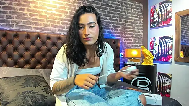 Taly Fox online show from 12/31/24, 04:16