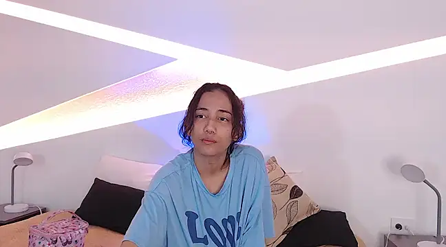 Snapshot of hot_little_bunny chatting on 12/23/24, 04:39 hot little bunny online show from 12/23/24, 04:39