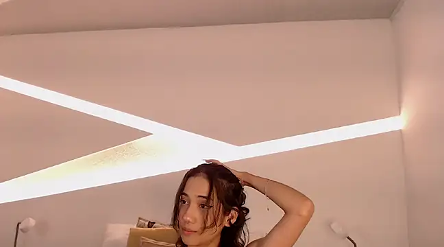 Snapshot of hot_little_bunny chatting on 01/05/25, 10:40 hot little bunny online show from 01/05/25, 10:40