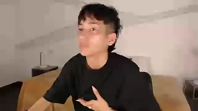 Snapshot of hot_little_bunny chatting on 01/22/25, 08:28 hot little bunny online show from 01/22/25, 08:28