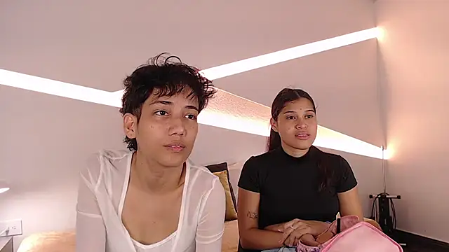 Snapshot of hot_little_bunny chatting on 01/31/25, 08:43 hot little bunny online show from 01/31/25, 08:43