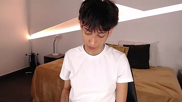 Snapshot of hot_little_bunny chatting on 02/03/25, 12:36 hot little bunny online show from 02/03/25, 12:36