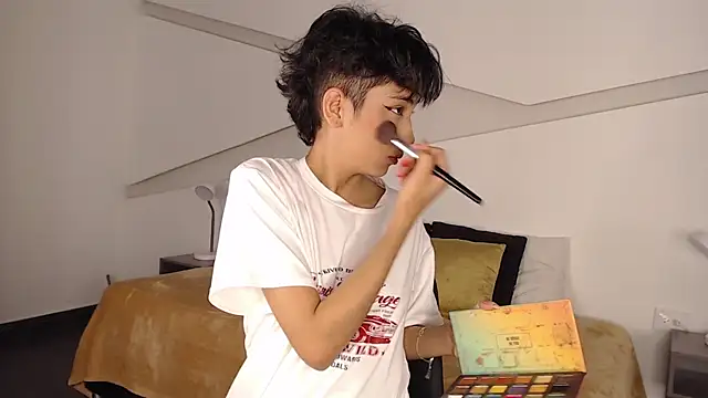 Snapshot of hot_little_bunny chatting on 02/06/25, 08:56 hot little bunny online show from 02/06/25, 08:56