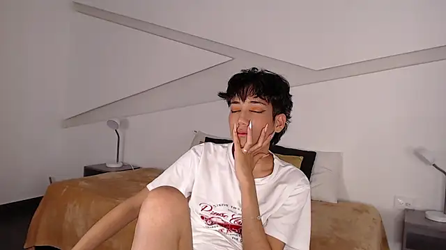 Snapshot of hot_little_bunny chatting on 02/06/25, 11:58 hot little bunny online show from 02/06/25, 11:58