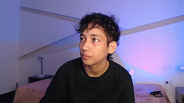 Snapshot of hot_little_bunny chatting on 02/11/25, 08:31 hot little bunny online show from 02/11/25, 08:31