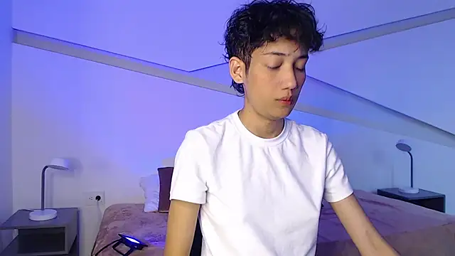 Snapshot of hot_little_bunny chatting on 02/12/25, 08:40 hot little bunny online show from 02/12/25, 08:40