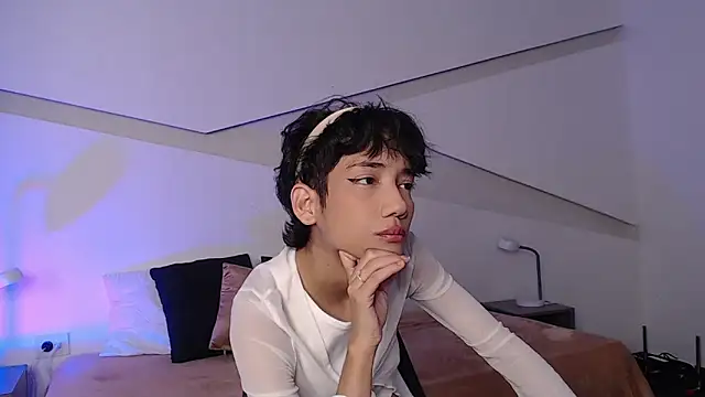 Snapshot of hot_little_bunny chatting on 02/26/25, 08:22 hot little bunny online show from 02/26/25, 08:22