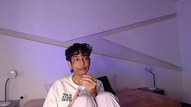 Snapshot of hot_little_bunny chatting on 03/01/25, 12:28 hot little bunny online show from 03/01/25, 12:28