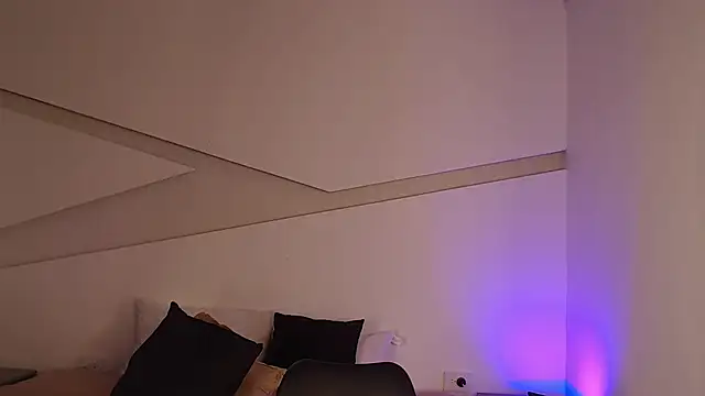 Snapshot of hot_little_bunny chatting on 03/10/25, 12:40 hot little bunny online show from 03/10/25, 12:40