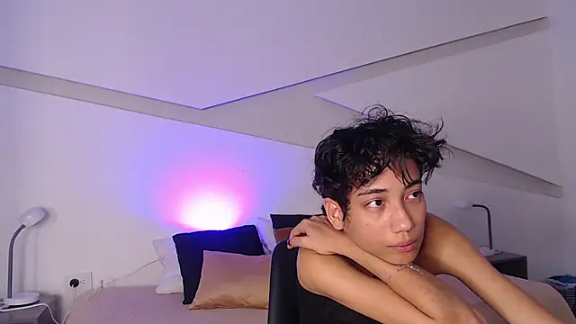 Snapshot of hot_little_bunny chatting on 03/12/25, 09:24 hot little bunny online show from 03/12/25, 09:24