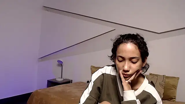 Snapshot of hot_little_bunny chatting on 09/10/25, 09:37 hot little bunny online show from 09/10/25, 09:37