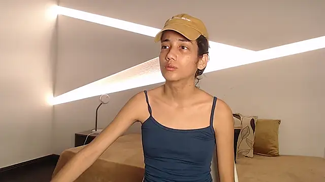 Snapshot of hot_little_bunny chatting on 10/06/25, 09:12 hot little bunny online show from 10/06/25, 09:12