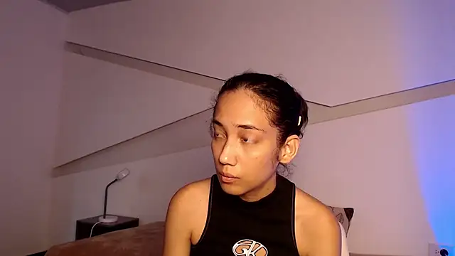 Snapshot of hot_little_bunny chatting on 10/19/25, 08:42 hot little bunny online show from 10/19/25, 08:42