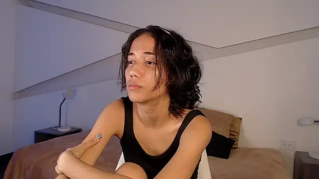 Snapshot of hot_little_bunny chatting on 11/05/25, 09:48 hot little bunny online show from 11/05/25, 09:48