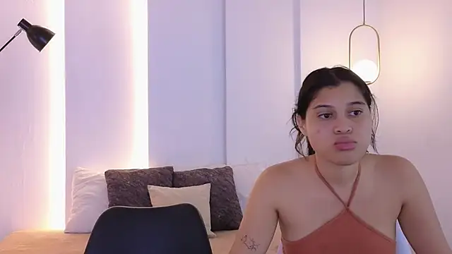 Snapshot of hot_little_bunny chatting on 11/13/25, 09:14 hot little bunny online show from 11/13/25, 09:14