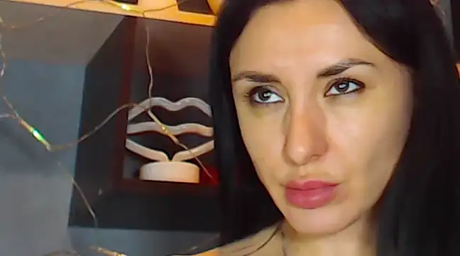 Snapshot of Siaconna chatting on 01/09/25, 11:03 Siaconna online show from 01/09/25, 11:03