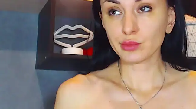 Snapshot of Siaconna chatting on 01/18/25, 09:45 Siaconna online show from 01/18/25, 09:45
