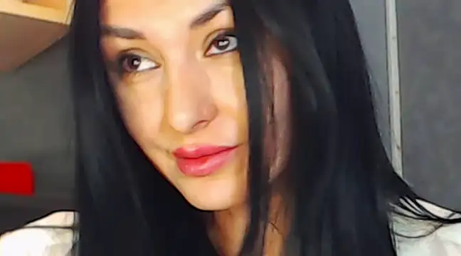 Snapshot of Siaconna chatting on 02/01/25, 06:32 Siaconna online show from 02/01/25, 06:32