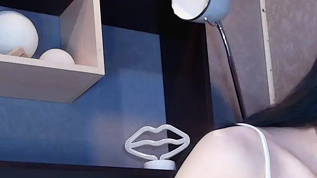 Snapshot of Siaconna chatting on 03/15/25, 06:47 Siaconna online show from 03/15/25, 06:47