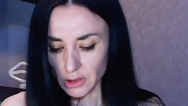 Snapshot of Siaconna chatting on 03/17/25, 06:07 Siaconna online show from 03/17/25, 06:07