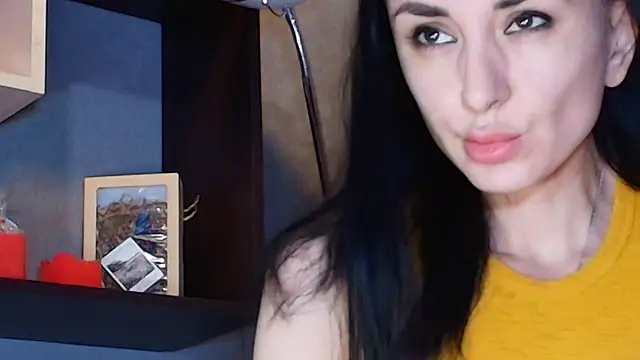 Snapshot of Siaconna chatting on 03/22/25, 06:33 Siaconna online show from 03/22/25, 06:33