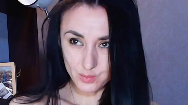 Snapshot of Siaconna chatting on 03/23/25, 06:26 Siaconna online show from 03/23/25, 06:26