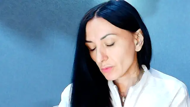 Snapshot of Siaconna chatting on 05/16/26, 07:38 Siaconna online show from 05/16/26, 07:38
