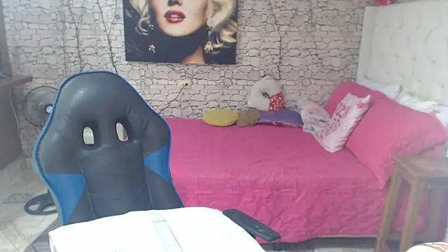 Snapshot of AlissonTyler4u chatting on 07/16/26, 04:18 AlissonTyler4u online show from 07/16/26, 04:18