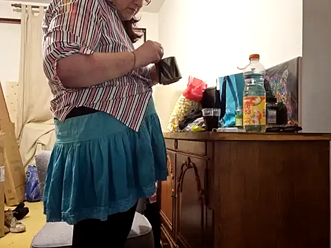 Snapshot of Samantha_Squirt@xh chatting on 10/26/25, 12:05 Samantha Squirtxh online show from 10/26/25, 12:05