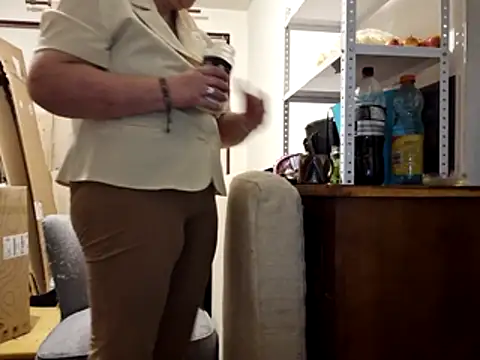 Snapshot of Samantha_Squirt@xh chatting on 11/16/25, 11:21 Samantha Squirtxh online show from 11/16/25, 11:21