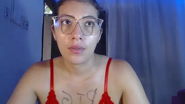 Snapshot of DaMikaela_ chatting on 03/02/25, 05:36 DaMikaela online show from 03/02/25, 05:36