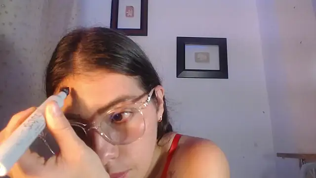 Snapshot of DaMikaela_ chatting on 03/12/25, 07:17 DaMikaela online show from 03/12/25, 07:17