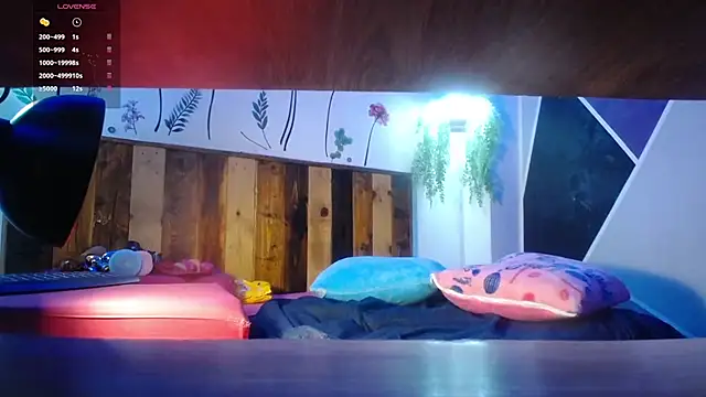 DaMikaela  online show from 11/24/25, 07:02