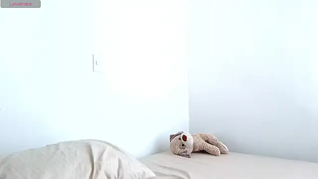 Snapshot of Ania_jones chatting on 11/01/25, 06:21 Ania jones online show from 11/01/25, 06:21