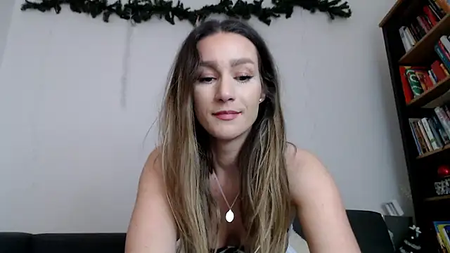 Snapshot of ChocoBelle chatting on 02/02/25, 09:13 ChocoBelle online show from 02/02/25, 09:13