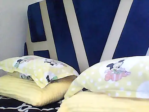 Snapshot of sweet-frida22 chatting on 11/07/25, 06:46 sweet-frida22 online show from 11/07/25, 06:46